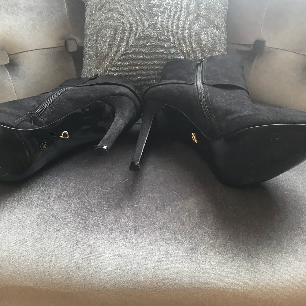 Shoes - Picture 7 of 7